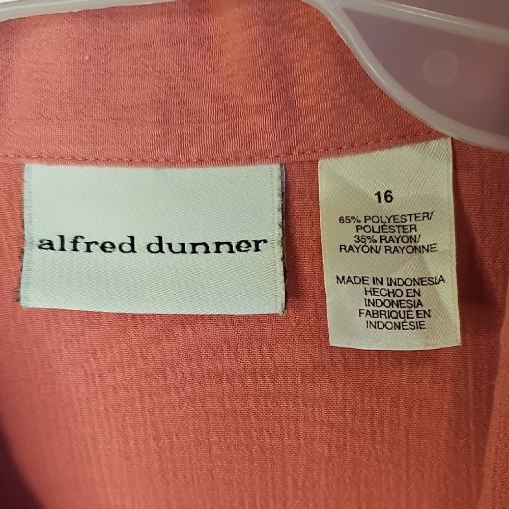 Alfred Dunner Coral Button-Up Blouse Embroidered Size 16 - Picture 2 of 10